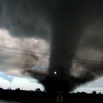 Fuerte-tornado-azota-Enid-Oklahoma-Vance-AFB-reporta-danos-y-cierres