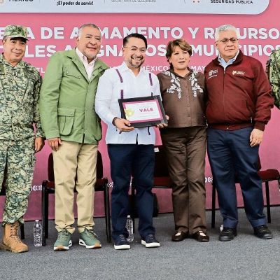 Edomex-entrega-armamento-y-92.4-mdp-a-85-municipios-36-recibieron-674-armas