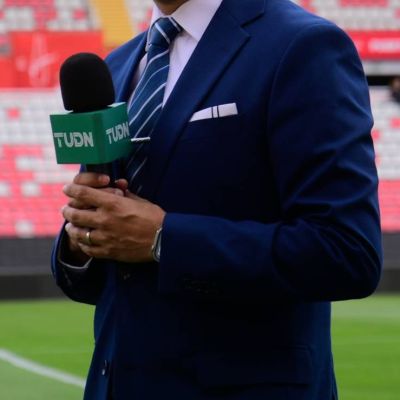 Figura-de-Televisa-confiesa-como-salio-de-TV-Azteca-No-me-queria-ir