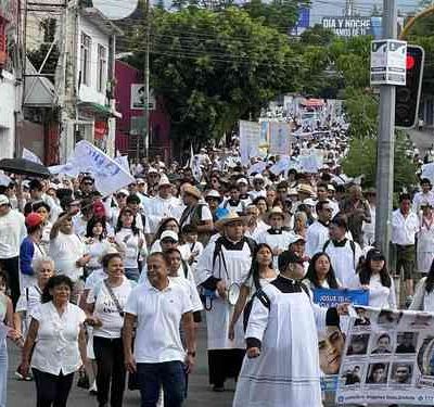 Miles-participan-en-la-12.a-Caminata-por-la-Paz-en-Cuernavaca-obispo-exige-acciones-contra-la-violencia