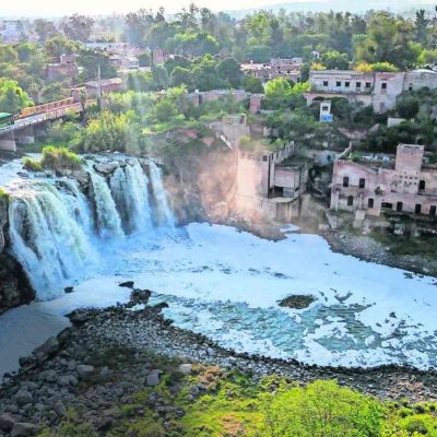 Agua-sucia-en-Guadalajara-cierre-de-Las-Pintas-provoca-tandeos-y-expone-fallas-del-sistema