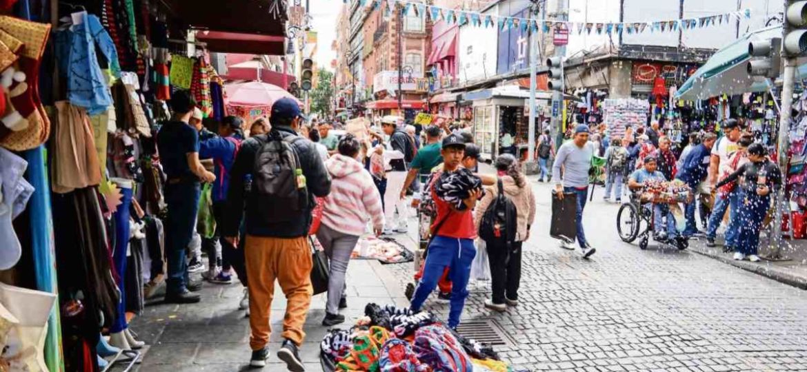 Ambulantes-siguen-ocupando-calles-del-Centro-Historico-pese-a-acciones-de-reordenamiento