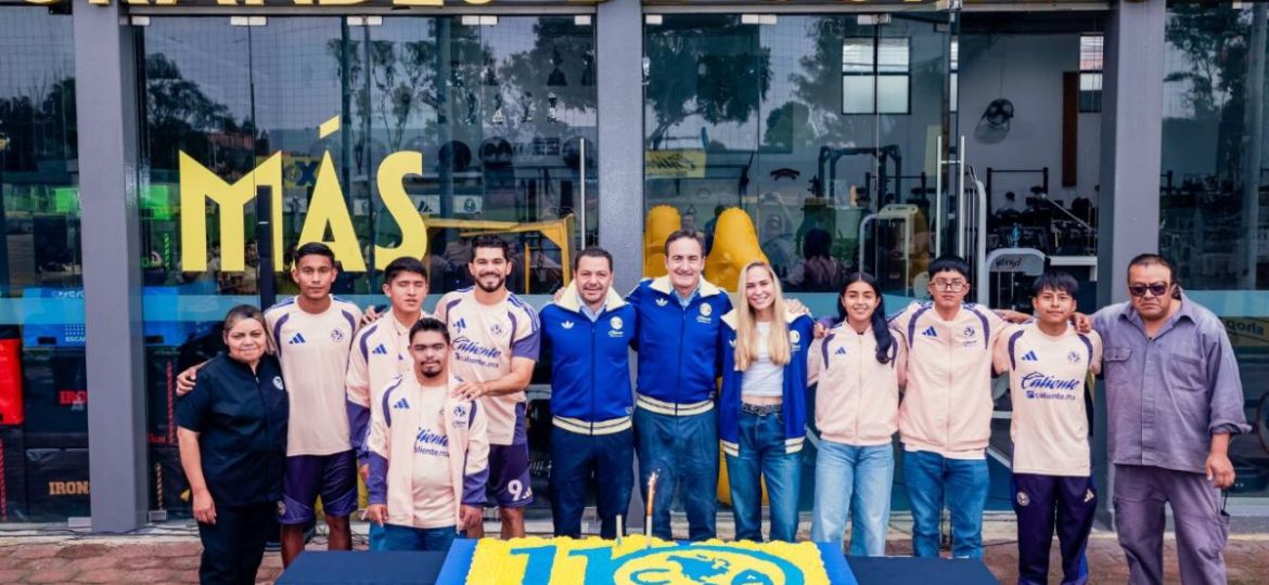 America-celebra-su-110-aniversario-con-pastel-en-Coapa