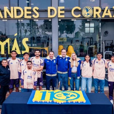 America-celebra-su-110-aniversario-con-pastel-en-Coapa
