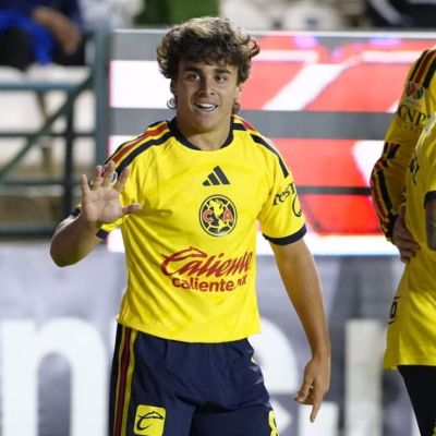 Carlos-Alvarez-marca-su-primer-gol-con-el-America-en-la-goleada-ante-Leon