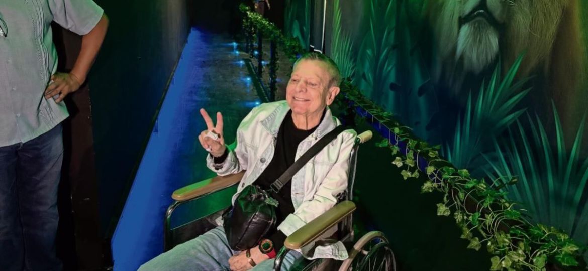 Cesar-Bono-aclara-que-no-perdio-un-ojo-tras-cirugia-para-retirar-un-tumor-del-parpado