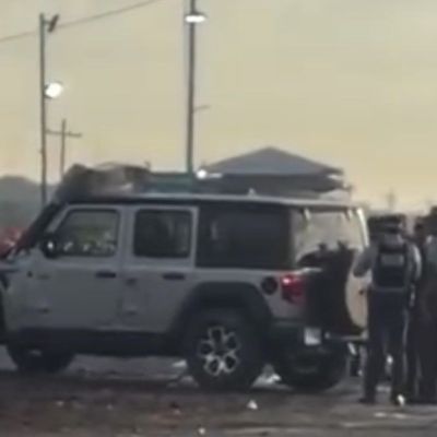 Conductora-vuelca-contra-reten-militar-en-General-Bravo-y-provoca-caos-vial