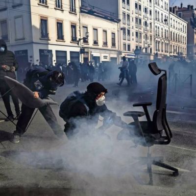 Decenas-de-miles-protestan-en-Francia-por-mejores-condiciones-en-los-liceos