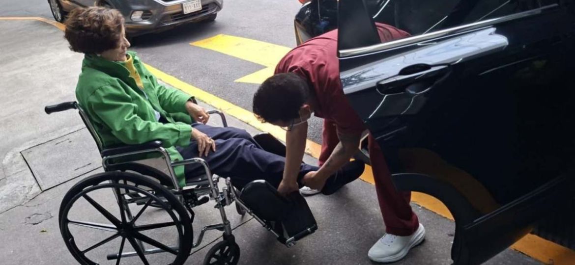 Denise-Dresser-acusa-a-Sheinbaum-de-tergiversar-su-denuncia-por-desabasto-de-medicamentos