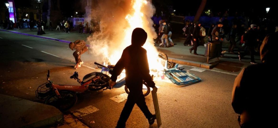 Detienen-a-100-personas-tras-disturbios-y-saqueos-en-el-centro-de-Barcelona