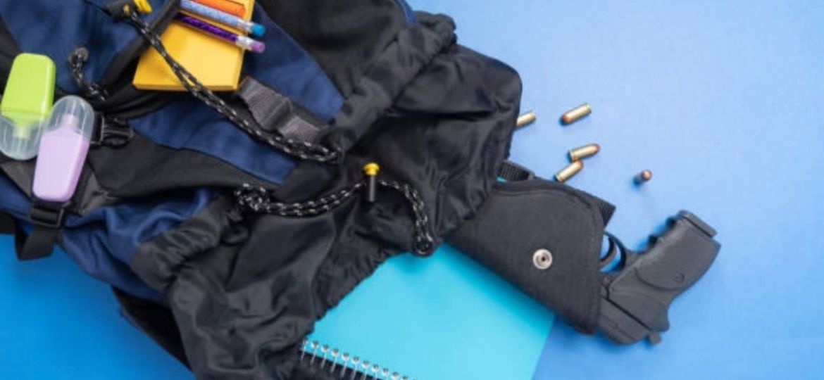 Detienen-a-dos-adolescentes-por-presunto-plan-de-ataque-en-una-preparatoria-de-California