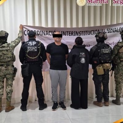 Detienen-a-un-hombre-durante-cateo-en-residencial-de-Mazatlan-aseguran-ocho-vehiculos