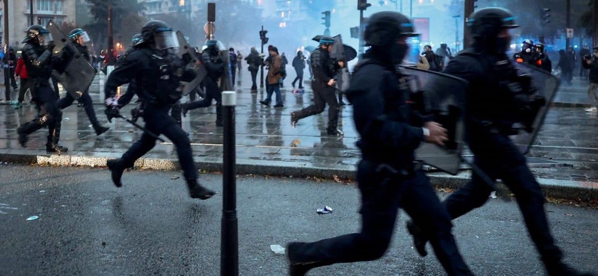 Disturbios-estallan-en-Francia-tras-manifestaciones-contra-el-alto-costo-de-vida-reportan-casi-mil-detenidos