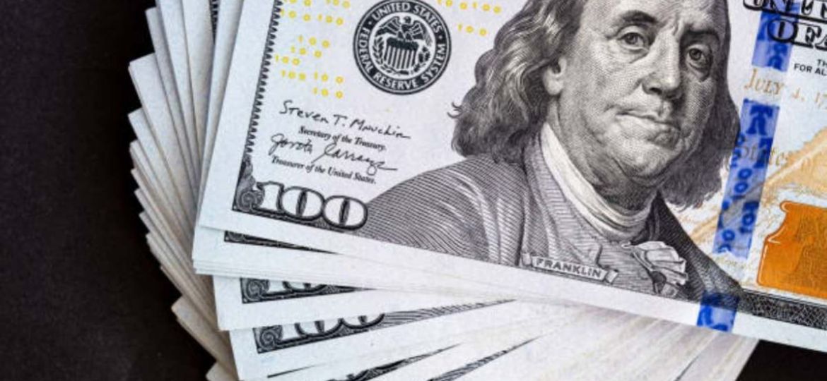 El-dolar-impulsa-la-inflacion-en-Mexico-y-eleva-el-riesgo-de-que-llegue-a-4-en-2027