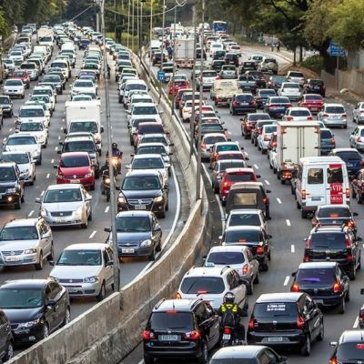 El-trafico-cuesta-a-cada-mexicano-111-horas-y-5-mil-645-pesos-al-ano