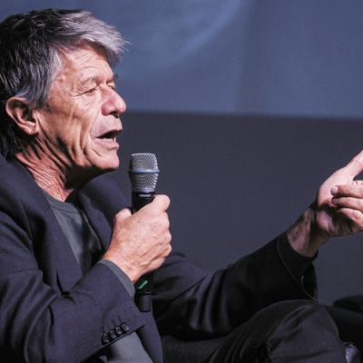 Emmanuel-Carrere-busca-conectar-las-historias-personales-con-la-experiencia-colectiva