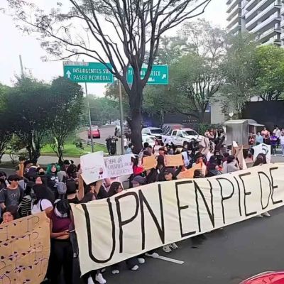 Estudiantes-de-la-UPN-bloquean-Periferico-y-Picacho-Ajusco-para-exigir-dialogo
