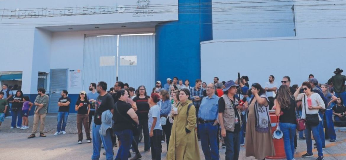 Familias-exigen-aclarar-detenciones-tras-marcha-por-agua-contaminada-en-Jalisco