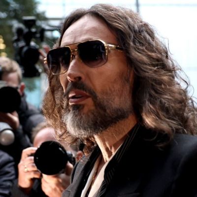 Fiscalia-britanica-acusa-a-Russell-Brand-de-ser-un-depredador-sexual-durante-el-inicio-del-juicio