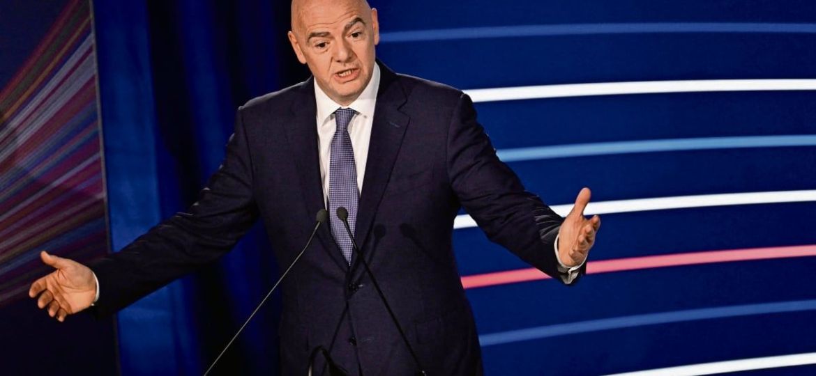 Gianni-Infantino-se-disculpa-ante-el-Consejo-de-la-FIFA-pero-sus-criticos-exigen-su-salida