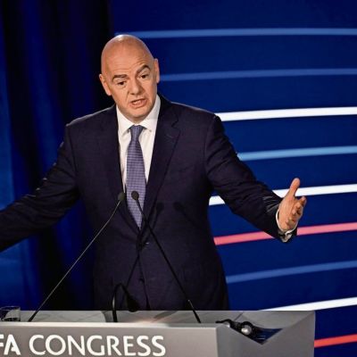 Gianni-Infantino-se-disculpa-ante-el-Consejo-de-la-FIFA-pero-sus-criticos-exigen-su-salida