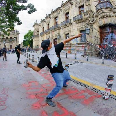 Gobierno-de-Jalisco-justifica-ausencia-de-policias-durante-marcha-por-agua-limpia