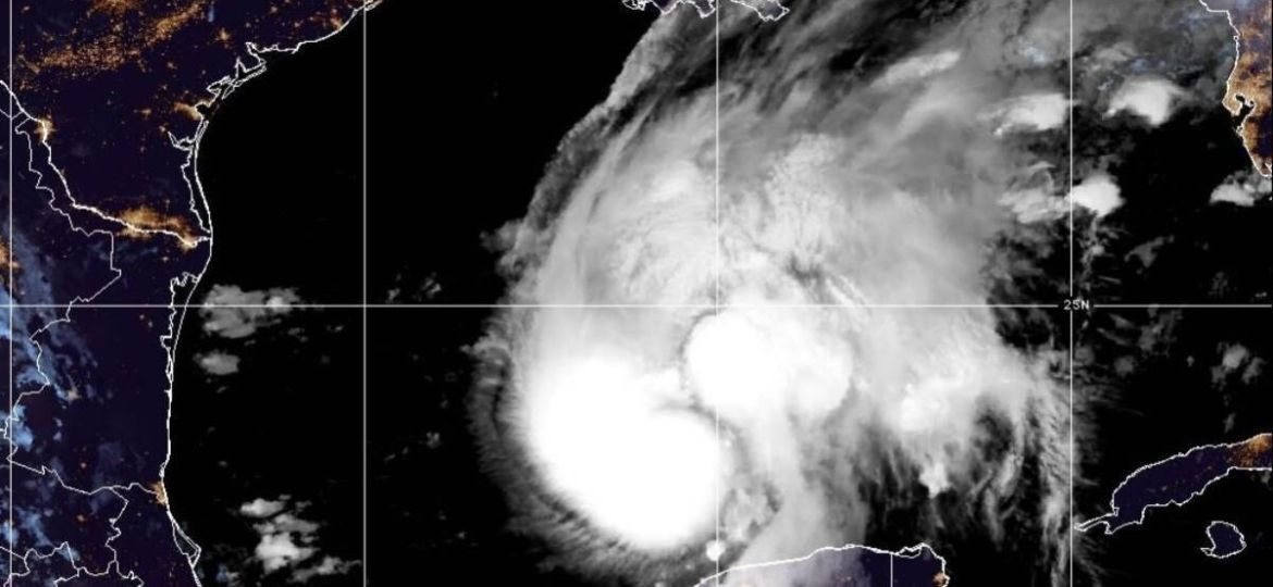 Huracan-Isaias-amenaza-Florida-Alabama-y-Mississippi-con-vientos-y-marejada-ciclonica