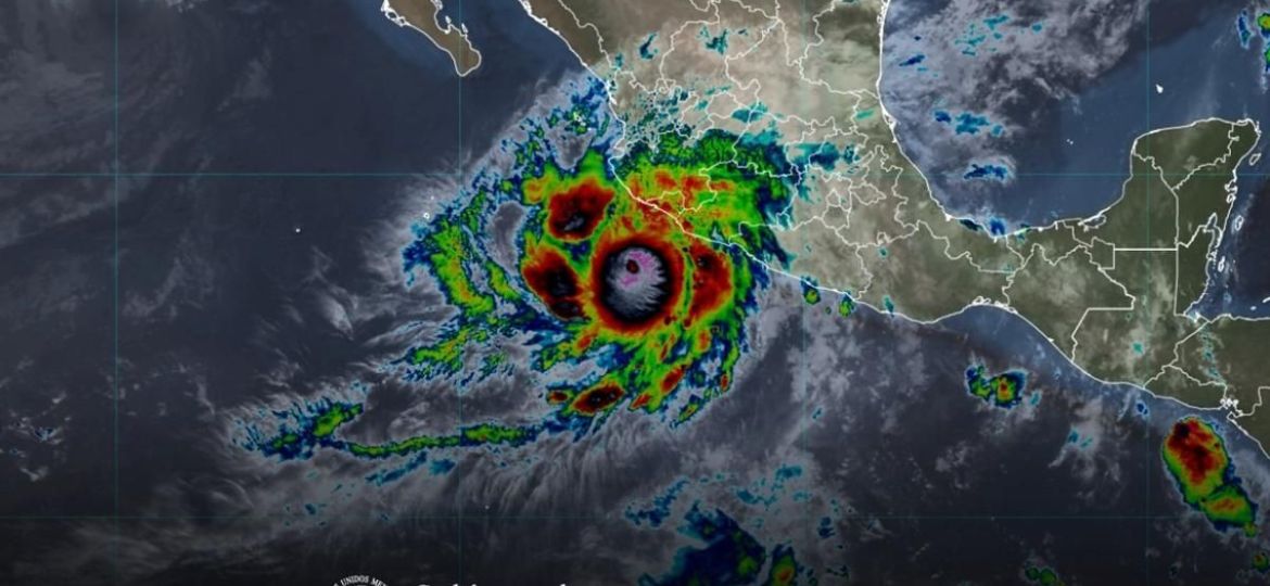 Huracan-Simon-y-tormenta-Rachel-ponen-en-alerta-a-costas-del-Pacifico-mexicano