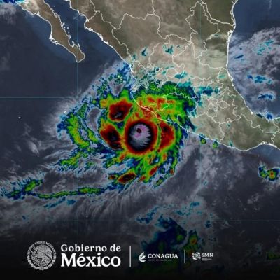 Huracan-Simon-y-tormenta-Rachel-ponen-en-alerta-a-costas-del-Pacifico-mexicano