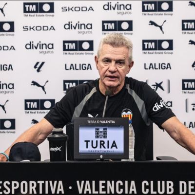 Javier-Aguirre-reconoce-presion-en-el-Valencia-Hay-que-ganar-sea-como-sea