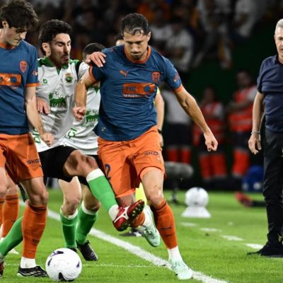 Javier-Aguirre-rescata-la-actitud-del-Valencia-tras-empatar-2-2-ante-el-Racing