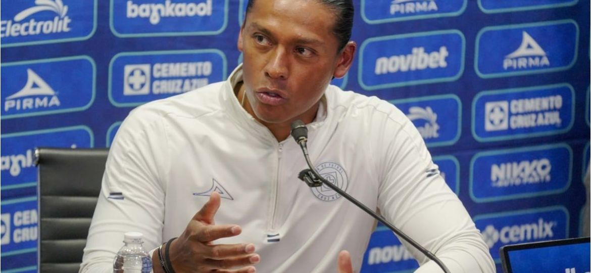 Joel-Huiqui-afirma-que-Cruz-Azul-puede-conquistar-el-campeonato-Absolutamente-nadie-nos-puede-decir-que-no-podemos