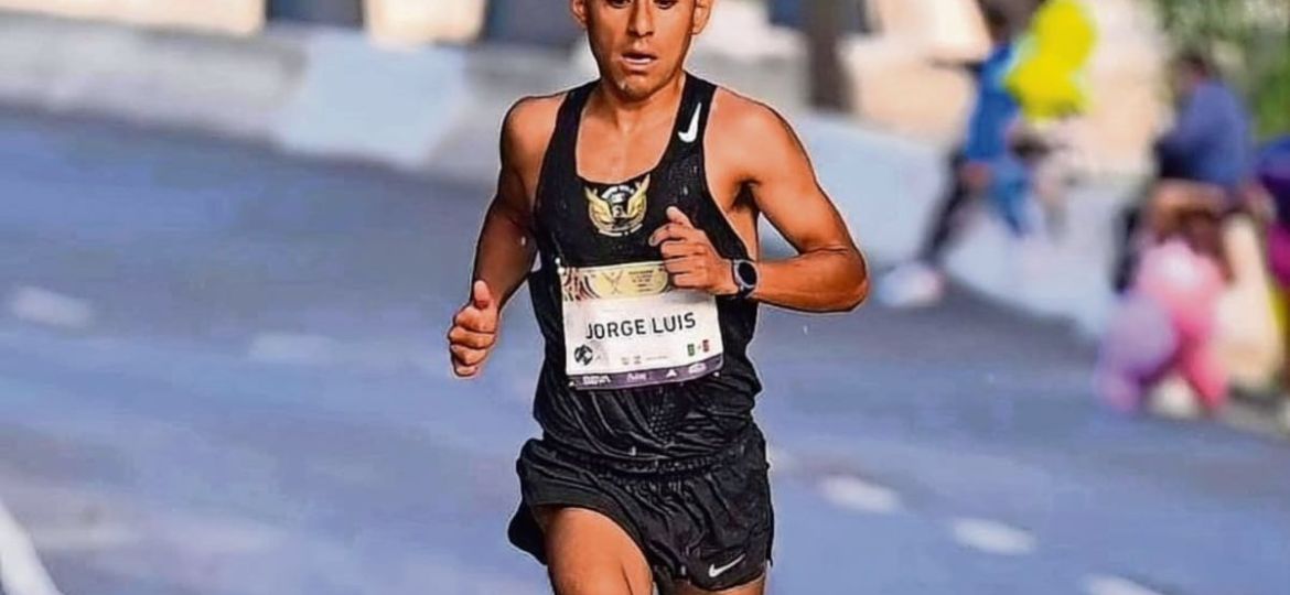 Jorge-Luis-Cruz-dejo-la-oficina-para-perseguir-su-sueno-en-el-atletismo