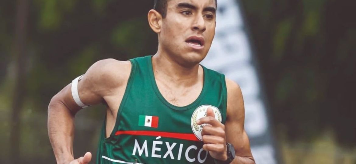 Jorge-Luis-Cruz-rompe-en-Chicago-el-record-mexicano-de-maraton-tras-31-anos