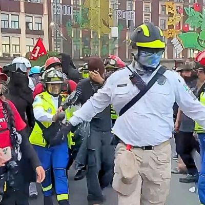 Joven-de-17-anos-resulta-lesionado-con-una-bomba-molotov-durante-marcha-del-2-de-octubre-en-CDMX