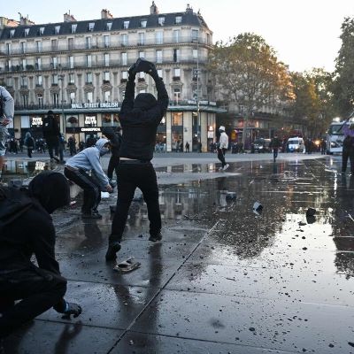 Macron-alista-mensaje-a-la-nacion-tras-protestas-que-dejaron-mil-800-detenidos-en-Francia