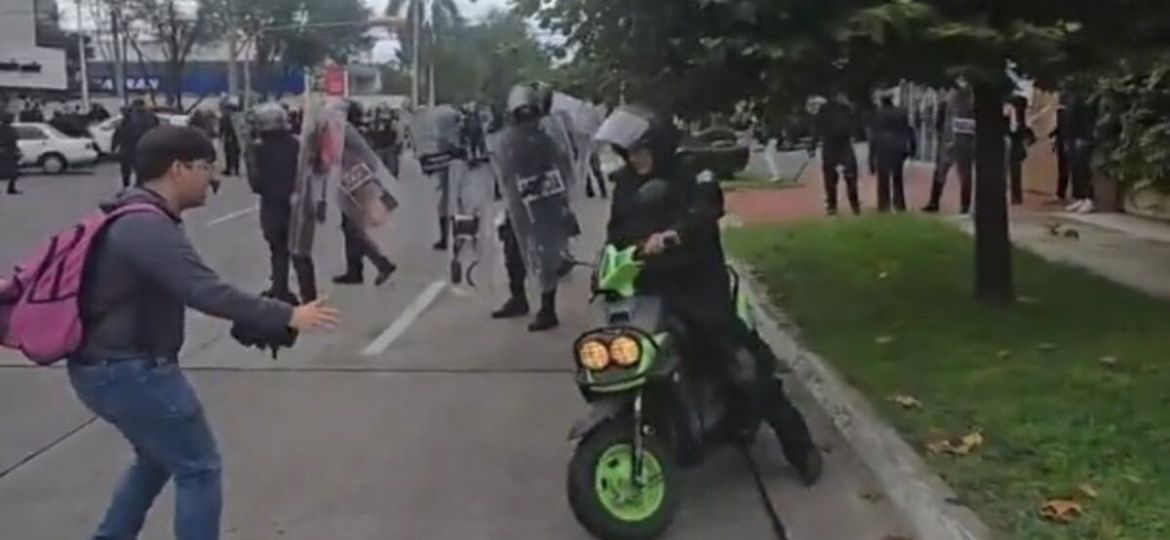 Madre-de-repartidor-denuncia-detencion-durante-protesta-por-agua-contaminada-en-Jalisco
