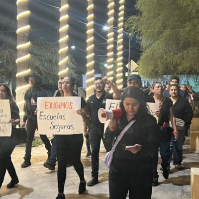 Maestros-marchan-en-Torreon-para-exigir-seguridad-en-las-escuelas-tras-ataque-en-secundaria