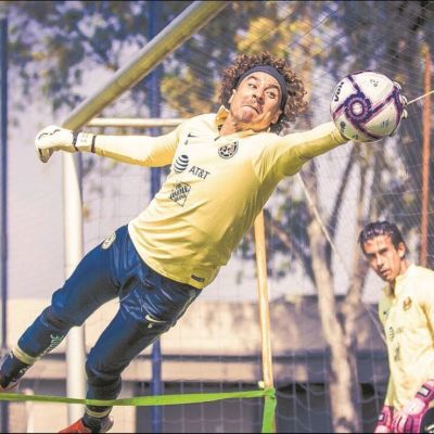 Memo-Ochoa-revelo-que-estuvo-a-30-minutos-de-jugar-en-Pumas