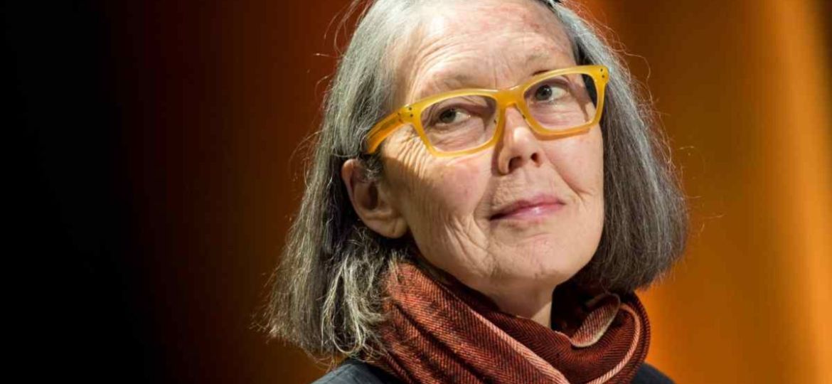 Norma-Jeane-Baker-de-Troya-Anne-Carson-cruza-guerra-deseo-y-violencia-contra-las-mujeres