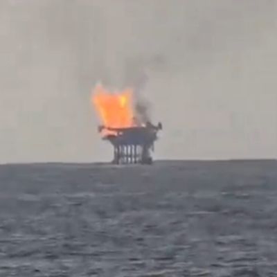 Pemex-reporta-incendio-en-la-plataforma-no-tripulada-Abkatun-H-en-Campeche