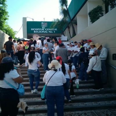 Personal-del-IMSS-marcha-en-Culiacan-por-mejores-prestaciones-y-abasto-de-medicamentos