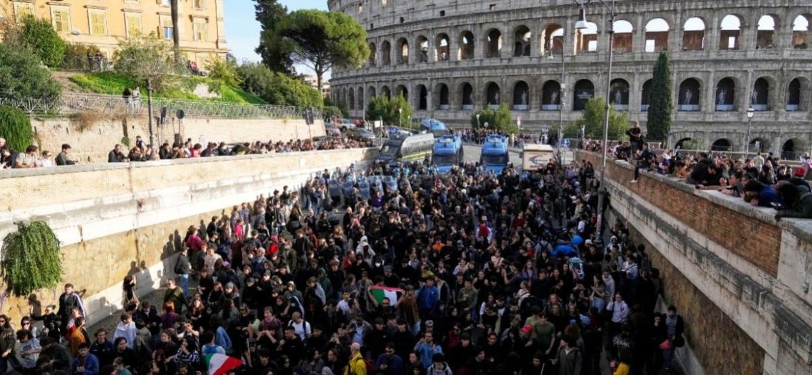 Protestas-en-Europa-dejan-enfrentamientos-entre-manifestantes-y-policias-en-cuatro-paises