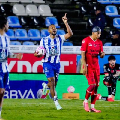 Salomon-Rondon-rescata-al-Pachuca-con-doblete-en-empate-3-3-ante-Necaxa