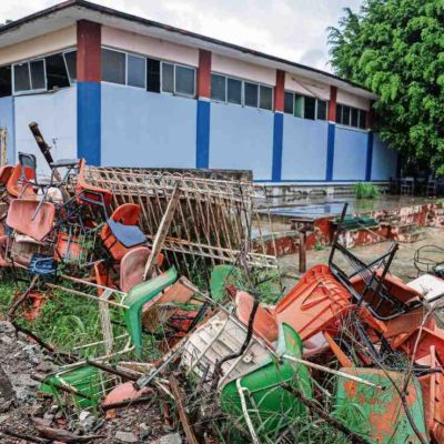 Secundaria-de-Poza-Rica-sigue-con-danos-un-ano-despues-de-la-inundacion
