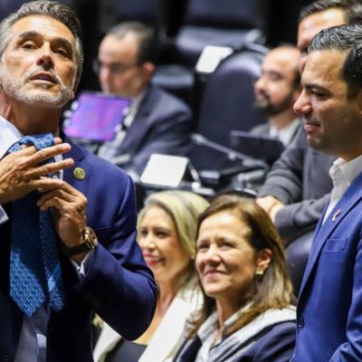 Sergio-Mayer-rechaza-sumarse-al-PAN-y-confirma-que-sigue-en-la-bancada-de-Morena