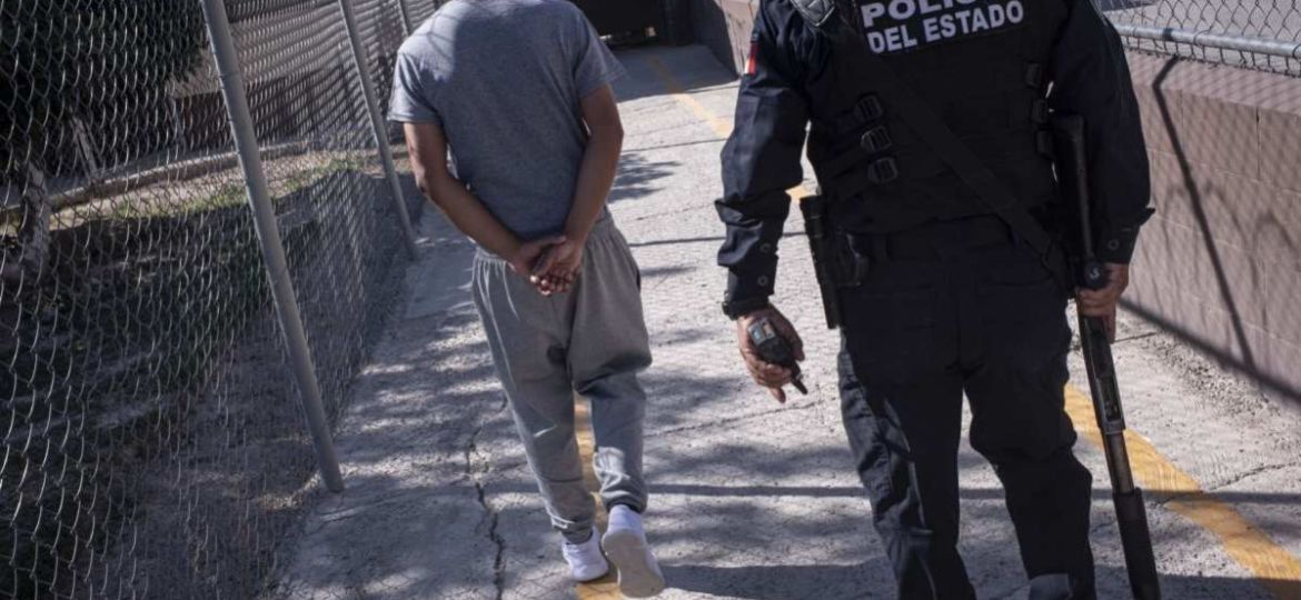 Tras-rinas-trasladan-a-49-internos-de-penales-de-Sinaloa-a-otros-estados